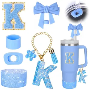 Kit d'accessoires bleus pour gobelet Stanley avec écusson K, embout nœud et couvre-base
