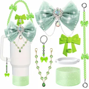 Protezione in silicone verde menta e manico di perle per grandi bicchieri