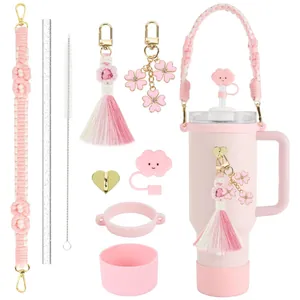 Accessoires pour gobelet rose avec poignée tressée, breloque fleur et capuchon de paille nuage