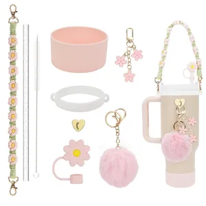 Kit accessoires gobelet avec protection silicone rose poignée marguerite et breloques