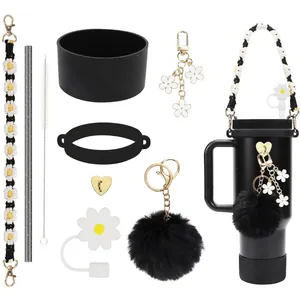 Accessoires pour gobelet Stanley avec sangle marguerite, coque silicone et breloque coeur noir