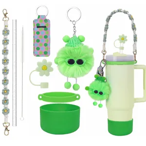 Kit d'accessoires pour gobelet 40oz avec sangle à fleurs et breloques en peluche