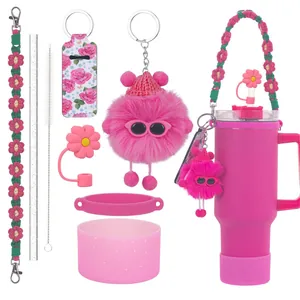 Accessoires roses pour gobelet 40oz avec breloques fleurs et porte-clés peluche