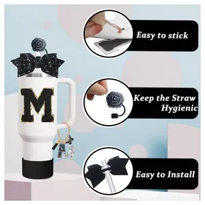 Kit d'accessoires pour gobelet avec breloque lettre M, nœud et protège-paille rose