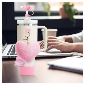 Roze accessoires set voor 40oz beker met siliconen hoes en hartvormige hanger