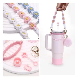 Poignée fleur tissée rose, coque silicone et breloque perlée pour gobelets 30oz 40oz