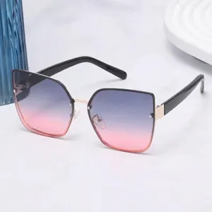 Fashion Oversized Cat Eye Sunglasses UV400 Protection PC Frame Metal Bridge Gradient Lens Outdoor Shades For Women