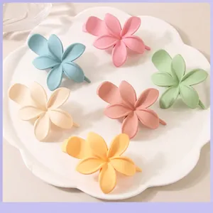 Pince À Cheveux Fleur Plastique Mat Frangipanier Grande Barrette Pour Femmes Accessoires De Coiffure Élégants
