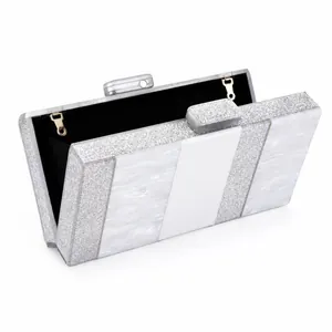 Pochette de soirée en acrylique avec paillettes argentées et motif marbre blanc