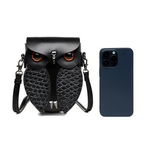 Sac bandoulière vintage en forme de hibou en simili cuir noir avec détails en métal