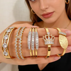 Luxury Stainless Steel 18K Gold Plated Bangle For Women Rhinestone Crown Leaf Heart Wave Open Bangle Fashion Jewelry Gift