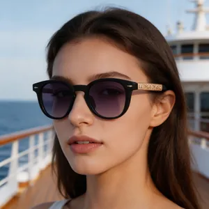 Sunglasses Women UV400 Protection PC Frame Metal Engraved Temples Retro Square Gradient Lenses Fashion Outdoor Travel Shades