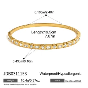 Detail view of a gold stainless steel bracelet showing dimensions 6.10cm and 19.5cm length.