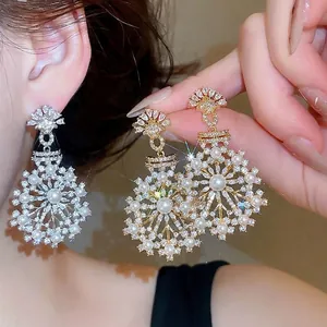 French vintage silver needle snowflake earrings with elegant pearls and zircons in palace style