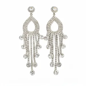 Eleganti orecchini pendenti con nappe in strass argento per donna con cristalli fini