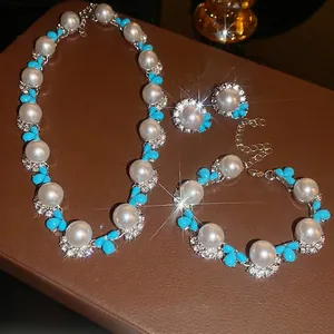 Set di gioielli di perle vintage con trifogli turchesi: collana, bracciale e orecchini