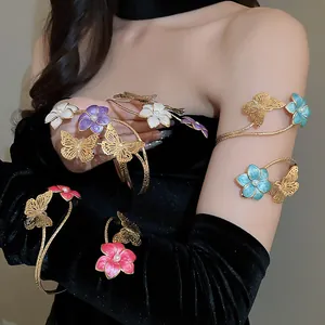 Elegante veelkleurige geëmailleerde bloem en vlinder armboeien voor dames