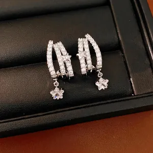 Squisiti Orecchini a Bottone a Stella a Triplo Strato per Donna Color Argento Rame con Zirconia Intarsiata Gioielli con Perno in Acciaio