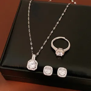 Lusso Leggero Ciondolo Quadrato in Zirconia Collana Anello Aperto Orecchini a Bottone Donna Elegante Geometrico Gioielli in Rame