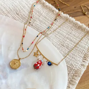 Boho-Halsketten aus vergoldetem Edelstahl mit bunten Emaille-Anhängern und Stern-Motiv