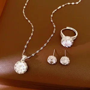 Ensemble de Bijoux de Luxe en Zirconia Rond pour Femmes Couleur Argent Cuivre Collier Boucles d'Oreilles Bague