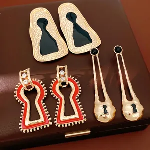 Orecchini Geometrici Irregolari Cavi Con Perno in Argento Sterling 925 Lega Strass Smalto Buco della Serratura Orecchini Donna