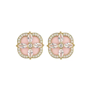 Boucles d'oreilles fleurs vintage dorées avec émail rose et zircons style français