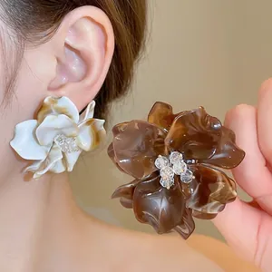 Unique Design Acrylic Flower Stud Earrings With Rhinestone Crystal Beads Vintage Marble Texture Earrings For Women Silver Earring Post Jewelry