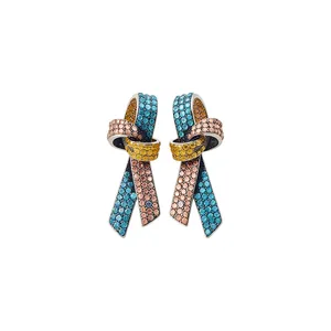 Eleganti orecchini a nodo pavé con cristalli colorati blu gialli e rosa