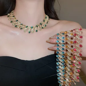 Luxuriöses Vintage-Harz-Oval-Halsketten-Set mit glitzernden Strasssteinen für Abendkleider