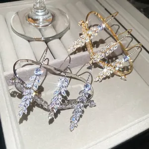 Exquisiter modischer Ring mit Ährenmotiv und Markis-Zirkonia in Gold und Silber
