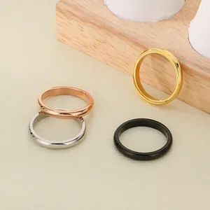 Anelli minimalisti in acciaio al titanio in oro oro rosa argento e nero lucidi