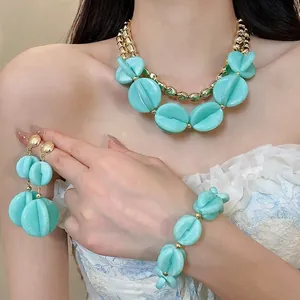 Conjunto de joyas bohemio de acrílico turquesa con collar pulsera y pendientes chic