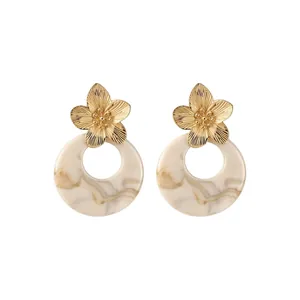 Vintage French style resin flower earrings with marble pattern and gold tone petals