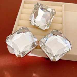 Ensemble de Bijoux Luxueux en Strass de Forme Carrée Géométrique pour Femmes Boucles d'Oreilles et Bague en Cristal