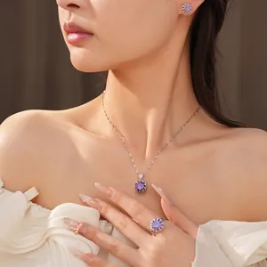 Elegante conjunto de joyas de circón púrpura con collar, pendientes y anillo para mujer.