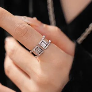 Bague ouverte ajourée à double couche plaquée or 18 carats avec oxydes de zirconium