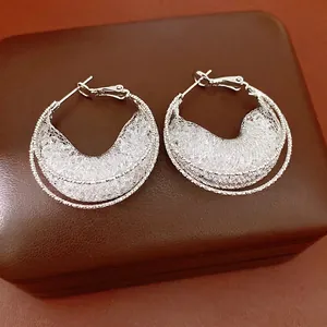 Orecchini a Bottone Moderni a Forma di C in Metallo a Rete Cava Per Donna Gioielli in Rame Con Strass E Perno in Argento