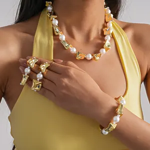 Western Vintage Pleated Square Plastic Pendant Artificial Pearl Necklace Bracelet Earrings Jewelry Set For Women Party Neckwear
