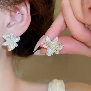 Orecchini a Bottone a Forma di Fiore in Smalto Bianco Dolce Stile Coreano Con Perla Artificiale e Strass per Gioielli Donna