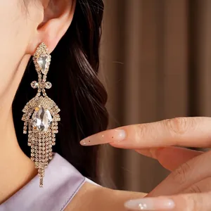 Boucles d'oreilles élégantes en strass avec pampilles goutte d'eau style vintage