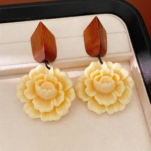 Vintage Ethnic Style Wood and Resin Flower Stud Earrings With Silver Earring Post For Women Elegant Retro Jewelry Gift