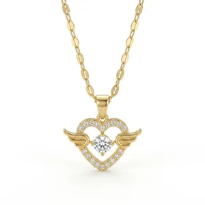 Collana con pendente a cuore dorato con pietra danzante e ali di cristallo
