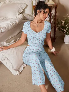 Ensemble pyjama floral à manches courtes avec col en V en dentelle blanche et motif fleuri