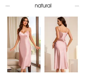 Detalle frontal y posterior del camisón de satén rosa con tirantes finos y cuello en V