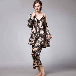 Conjunto de pijama de 3 piezas de satén negro con estampado de dragón dorado y encaje