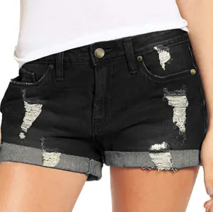 Short en jean noir taille haute pour femme avec détails déchirés et revers aux jambes