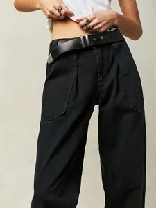 Jeans cargo neri a vita alta con gamba larga, cintura in pelle e denim pesante