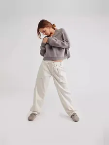 Pantaloni cargo donna bianco sporco a vita alta con gamba dritta e taglio ampio