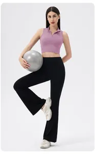 Détail du débardeur de yoga violet zippé et du legging évasé noir pour femme
